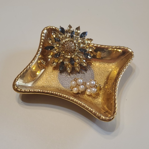 Antique Storage Organization Vintage Gold And Platinum Dish Ring Holder Ashtray Poshmark Antique Storage Organization Vintage Gold And Platinum Dish Ring Holder Ashtray Poshmark